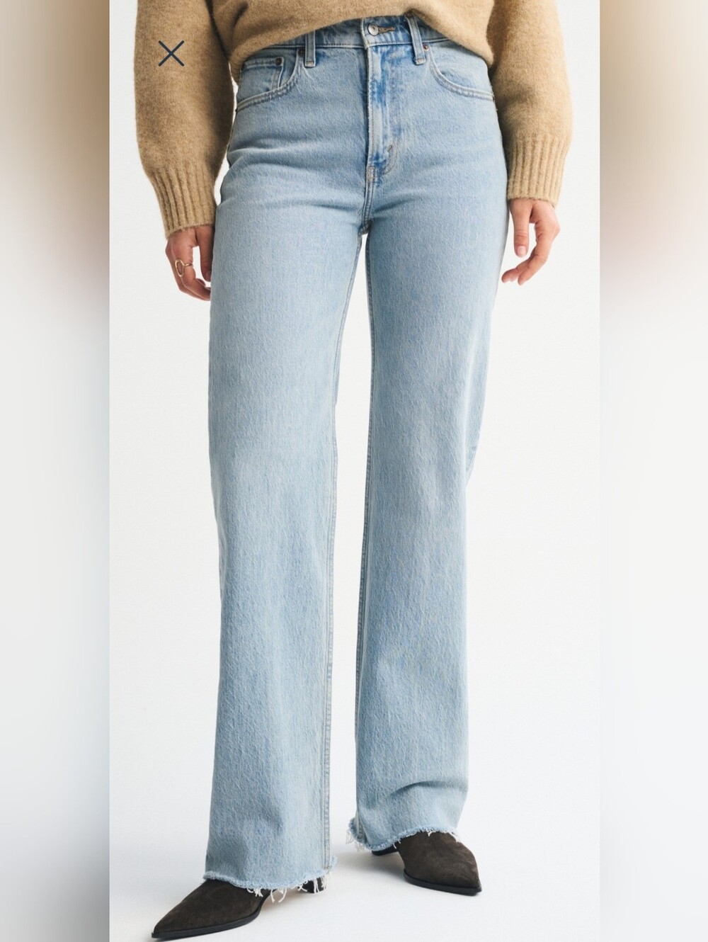 Abercrombie & Fitch 90's High Rise Relaxed Jean - Light Wash & Frayed Hem